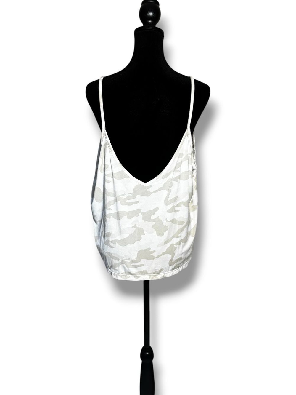 Old Navy White & Light Gray/Beige V Neck Loose Fit Camo Spaghetti Strap Camisole - Picture 5 of 16